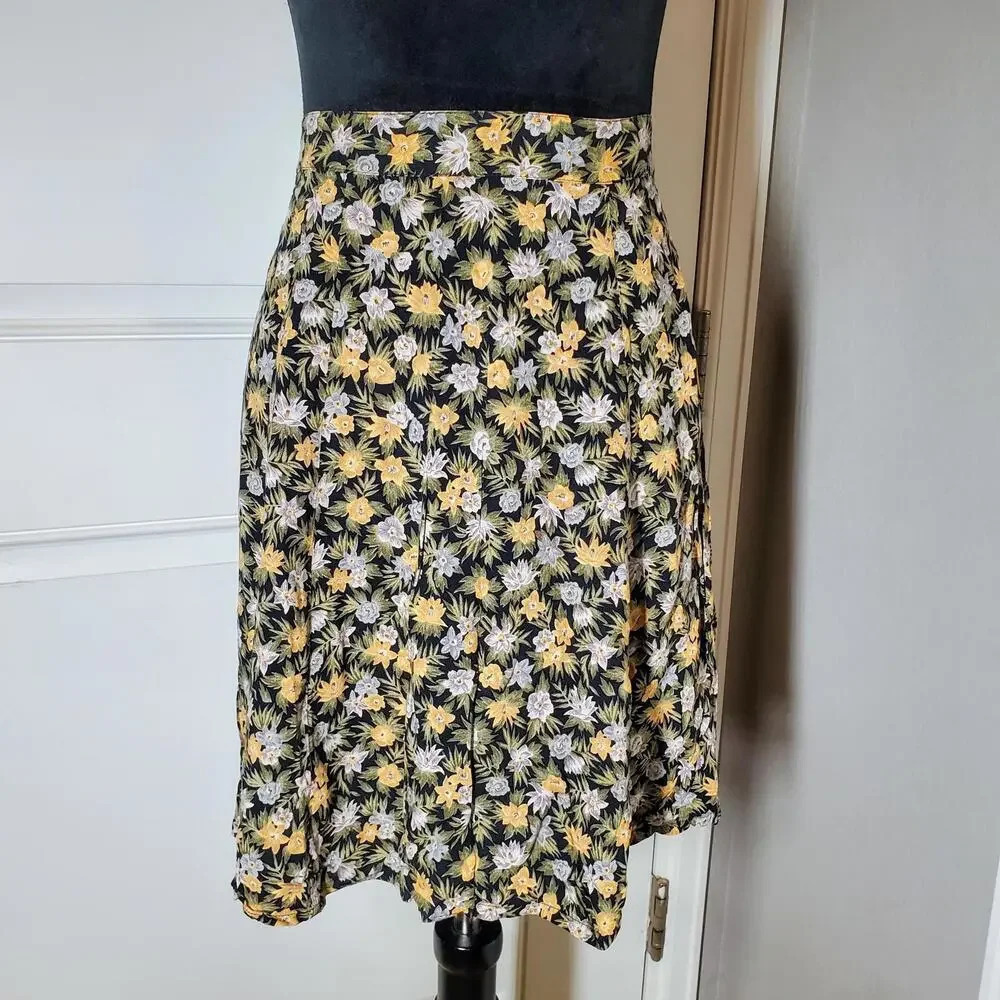 Sag Harbor Vintage Floral Pull On Slip Mini Skirt Size Large Schoolgirl EUC